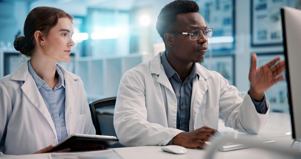 Team discussion of medical researchers