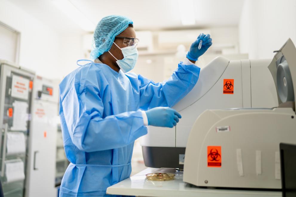 Medical researcher at an EDCTP-supported laboratory in Mozambique
