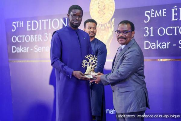 Dr Michael Makanga receives Prix Galien Africa 2025